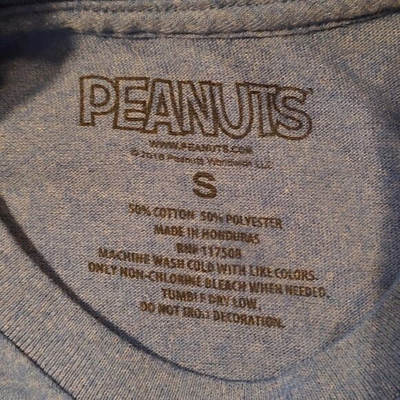 Peanuts Snoppy Sleeping Short Sleeve Graphic Tee Small - Picture 3 of 3